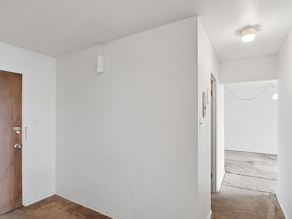5th image of 855 N Pennsylvania St #301