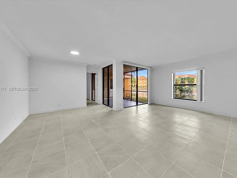 3814 Coral Tree Cir #3814 — Photo 12