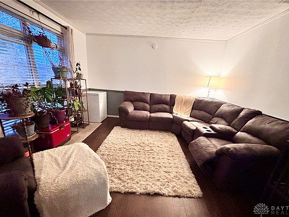 5th image of 318 Sagebrush Dr