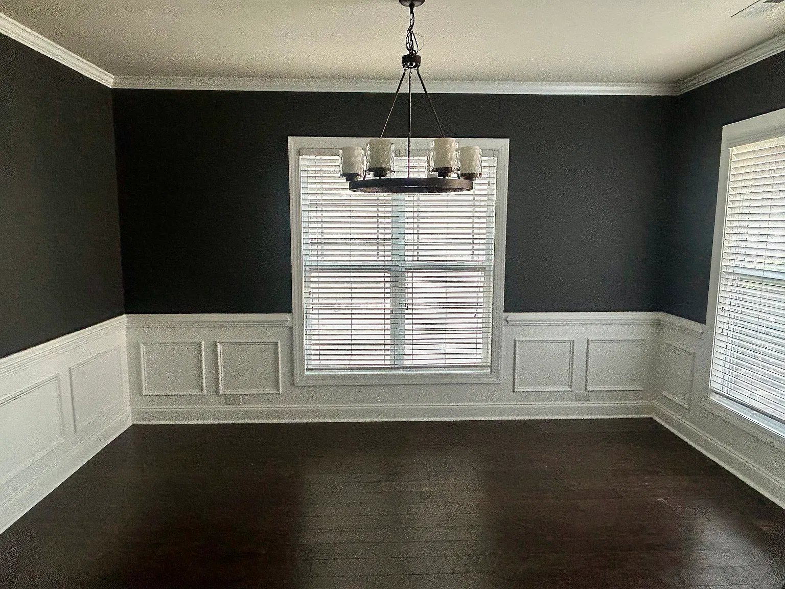 4 bed, 2.5 bath, 2356 sqft, $2,100 — Photo 3