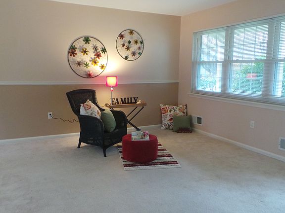 2nd image of 12801 Longfellow Ct