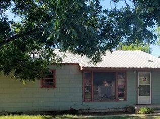 118 Poplar St, Levelland, TX 79336
