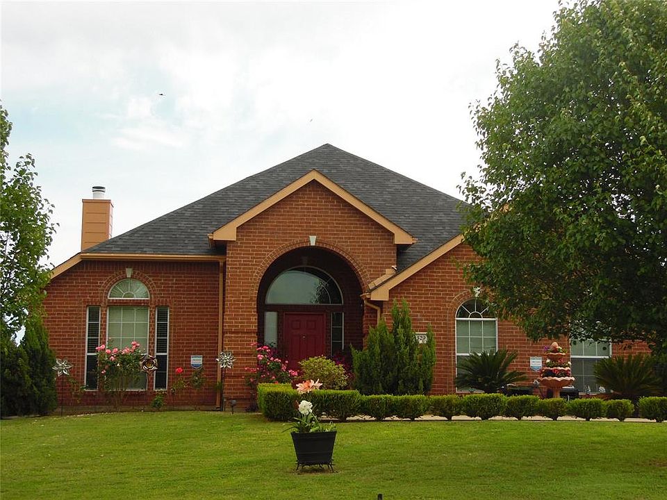 1st image of 529 Kings Creek Dr