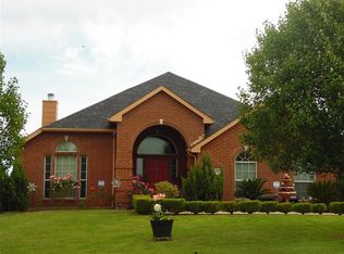 529 Kings Creek Dr, Terrell, TX 75161