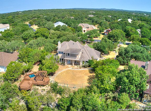 4th image of 114 Canyon Cir