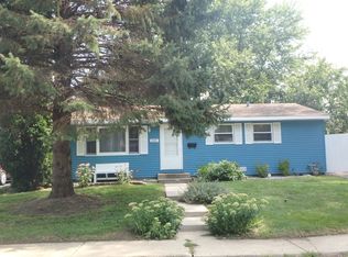 221 Harrison St, Carpentersville, IL