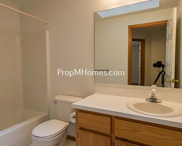 20765 SW Eggert Way — Photo 16