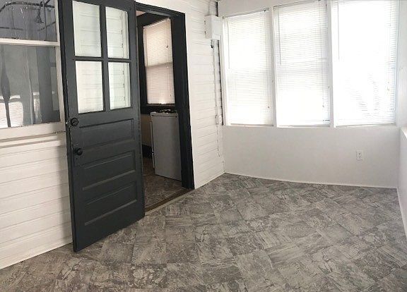 2nd image of 500 S Mendenhall St APT 3