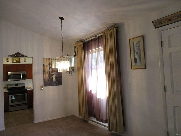 4th image of 58214 Benham Ave