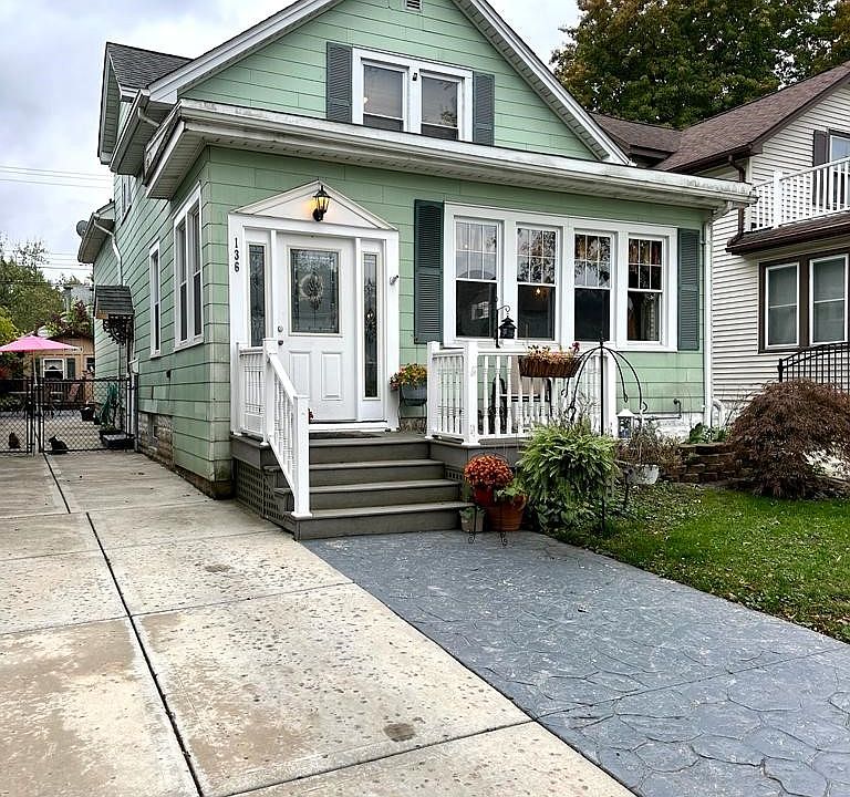 1st image of 136 Henderson Ave