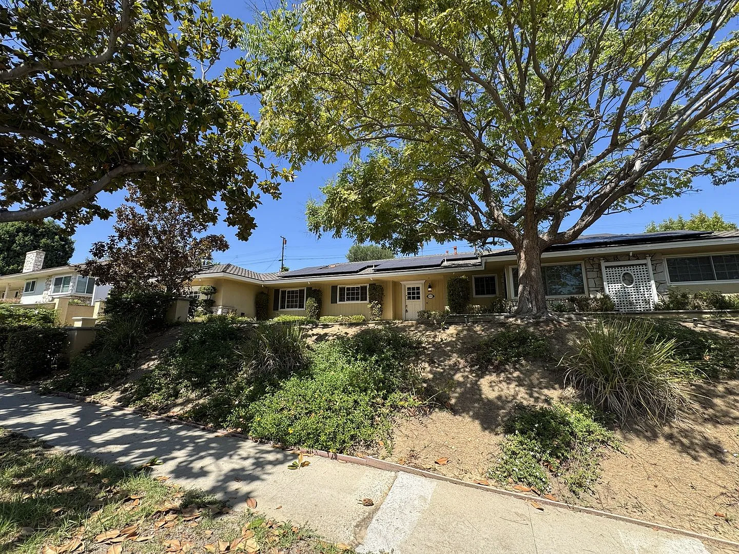 Beautifully Upgraded 4 Bed 2 Bath Fullerton Home with Solar! — Photo 2