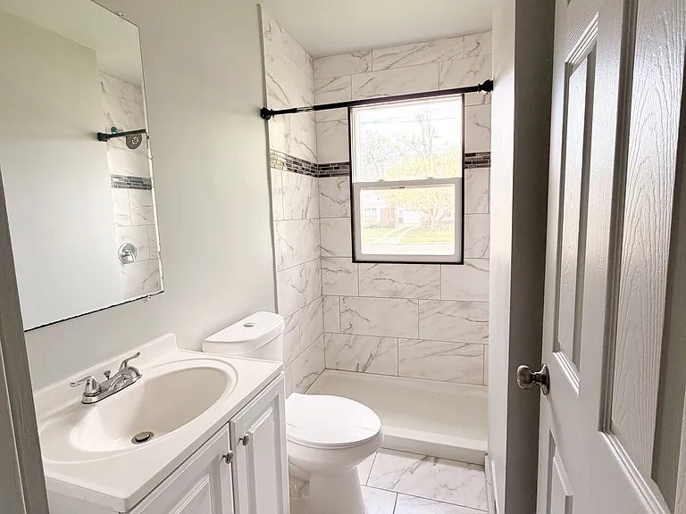 15815 Evergreen Rd — Photo 9