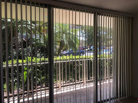 4th image of 13120 SW 92nd Ave #116