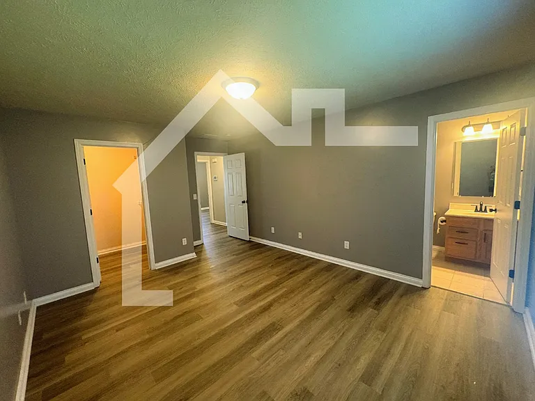 4709 Rathbone Dr — Photo 11