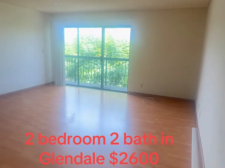 1142 Melrose Ave #5 — Photo 2
