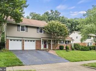 6103 Sherborn Ln, Springfield, VA 22152