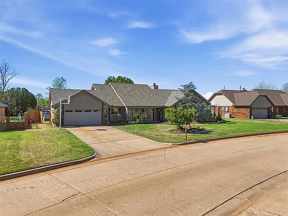 5th image of 1201 Francis Ln