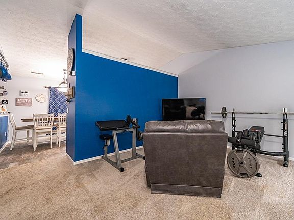 2nd image of 942 Foxcroft Pl