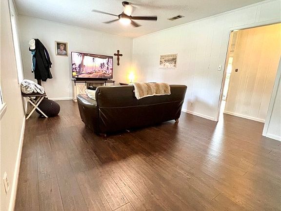 5th image of 136 Bel Air Cir
