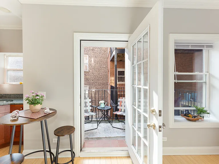 1022 W. Dakin — Photo 22