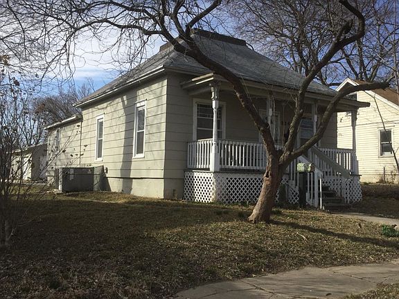 4th image of 224 S Oak St