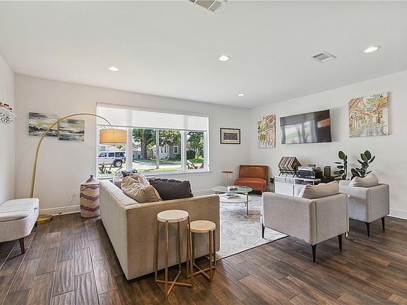 3rd image of 720 Orion Ave