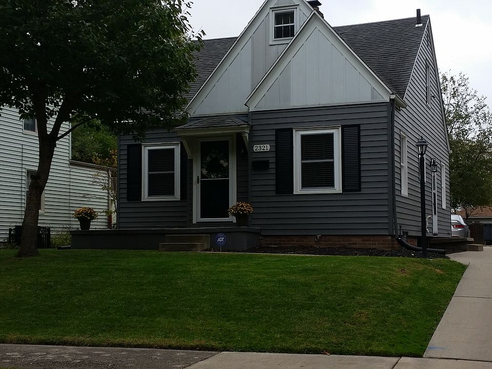 2nd image of 2321 Wildwood Rd