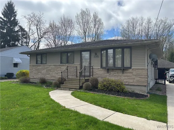 1149 E Robinson St, North Tonawanda, NY 14120