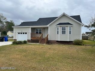 201 Oak Ridge Ln, Holly Ridge, NC 28445