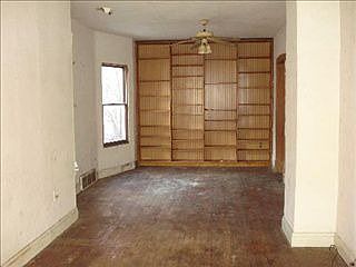 5th image of 1119 Clarence Ave
