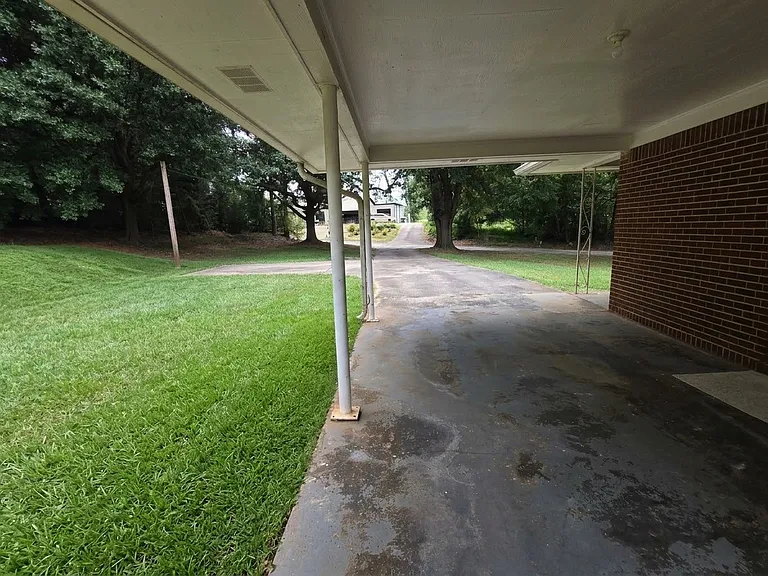 Thunder Rd — Photo 16