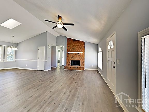 3rd image of 10700 Hunters Trace Ct