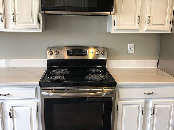 2nd image of 5283 Glen Meadow Pl