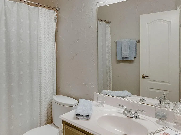 6008 Frost St — Photo 5