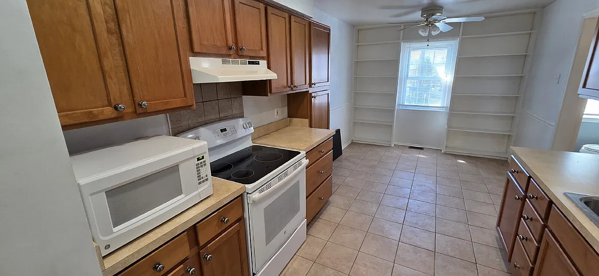 Building Photo - 12735 Lighthouse Ln #UPSTAIRS