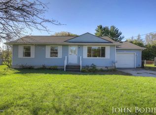 1270 Beechwood Dr, Jenison, MI 49428