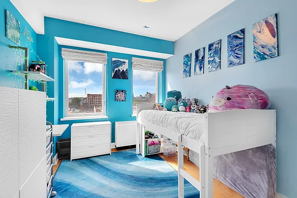 Sold by Douglas Elliman | media 24