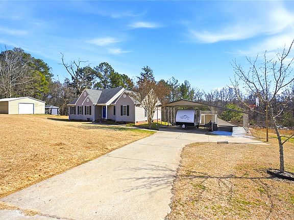 3rd image of 158 Crooked Creek Rd