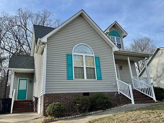 2nd image of 110 Hoskins Cir