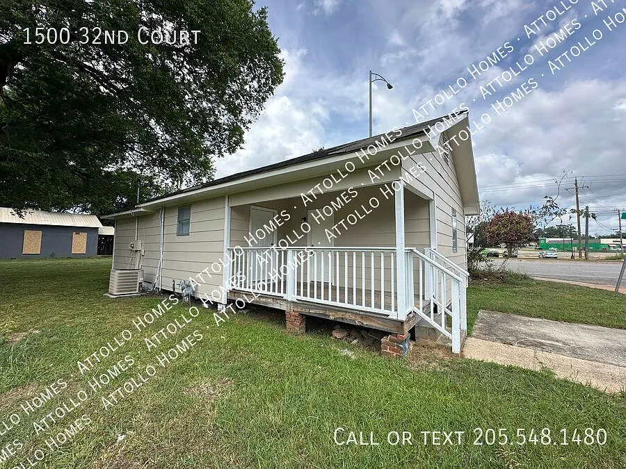 Cozy 2 Bed / 1 Bath Home Updated Central HVAC Coming Soon! — Photo 2