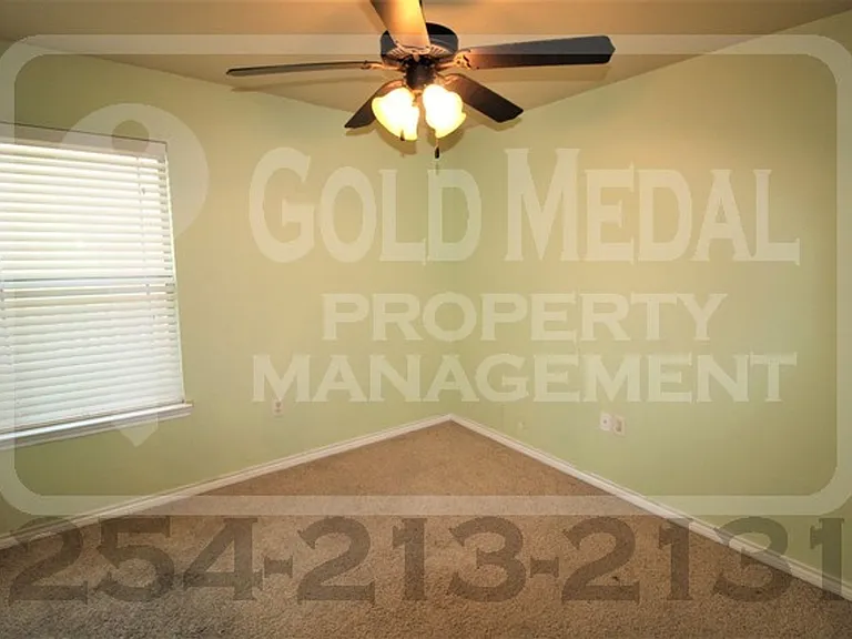 401 Hedy Dr — Photo 14