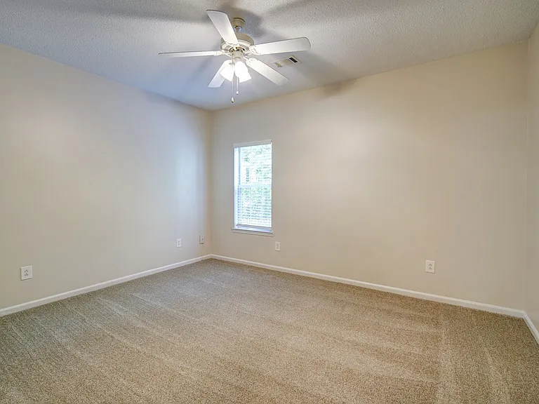 Bristol Park Apartment Homes — Photo 36