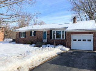 10 Miracle Ln, Loudonville, NY 12211