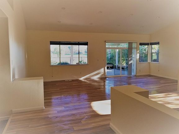 Entrance hall and opening to the living area.