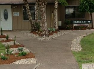 3658 Village Ave APT 4, Eugene, OR 97402
