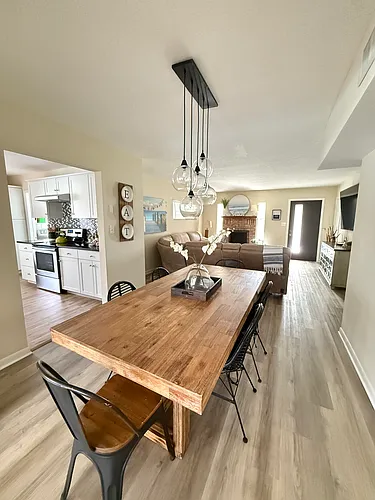 205 Driftwood Dr W Photo 1
