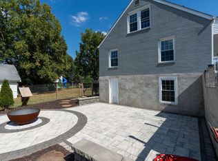 1215 W 12th St, Waynesboro, VA 22980