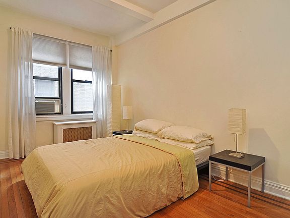 4th image of 142 E 49th St APT 8C