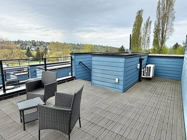 4526 Delridge Way SW #F — Photo 24