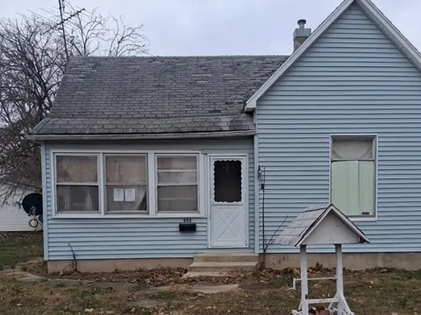 606 N Will St, Shelbyville, IL 62565